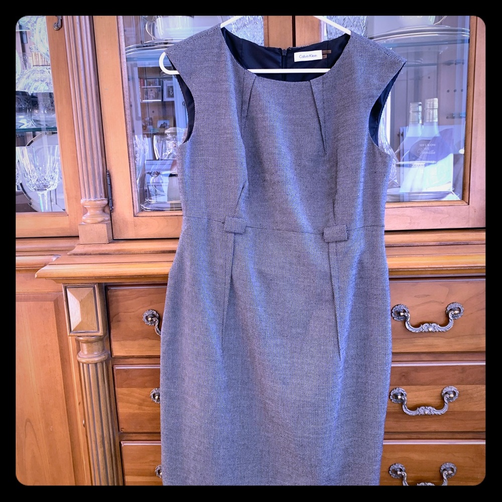 Calvin Klein sleeveless knee length sheath dress